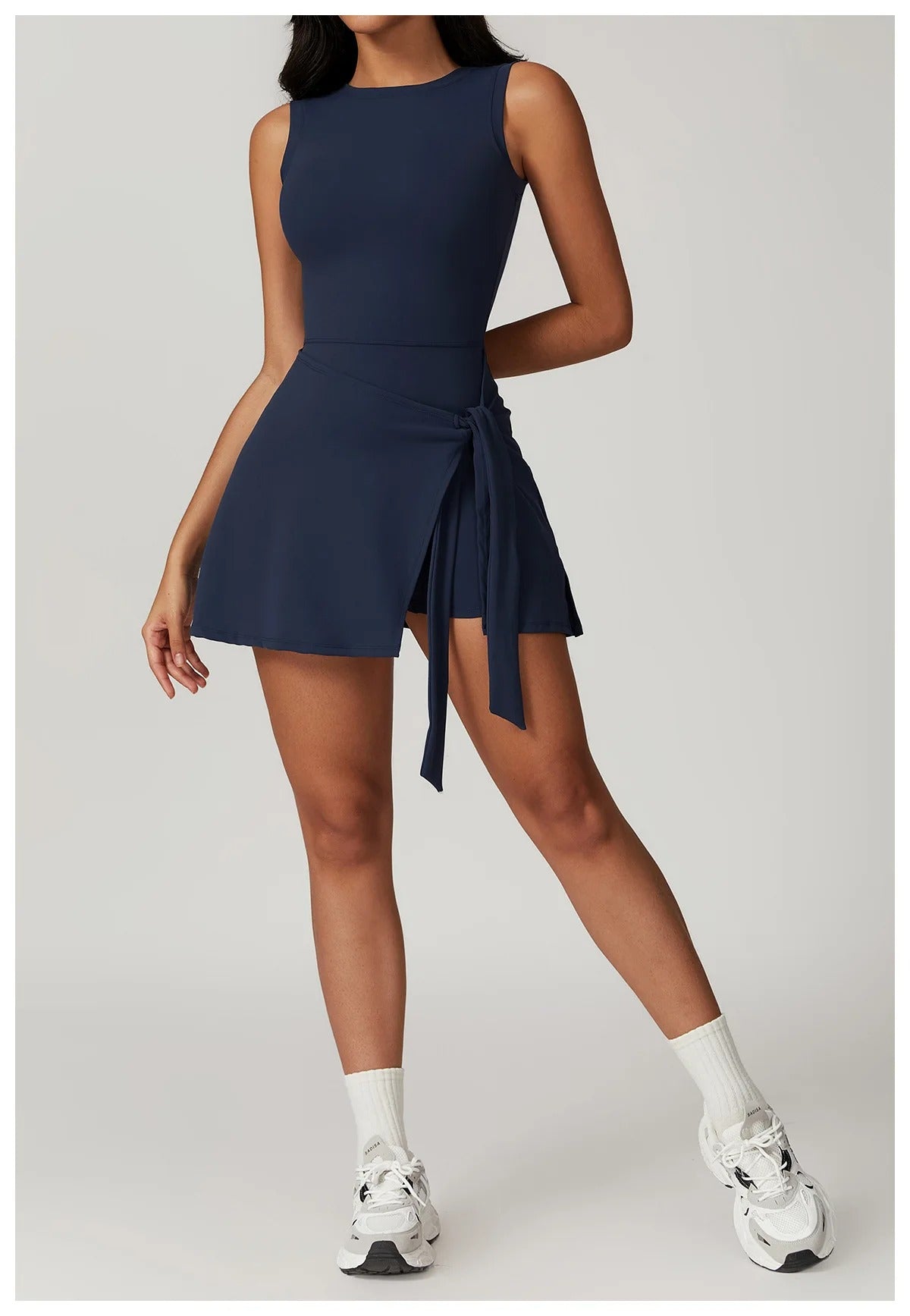 Sporty dress with bow