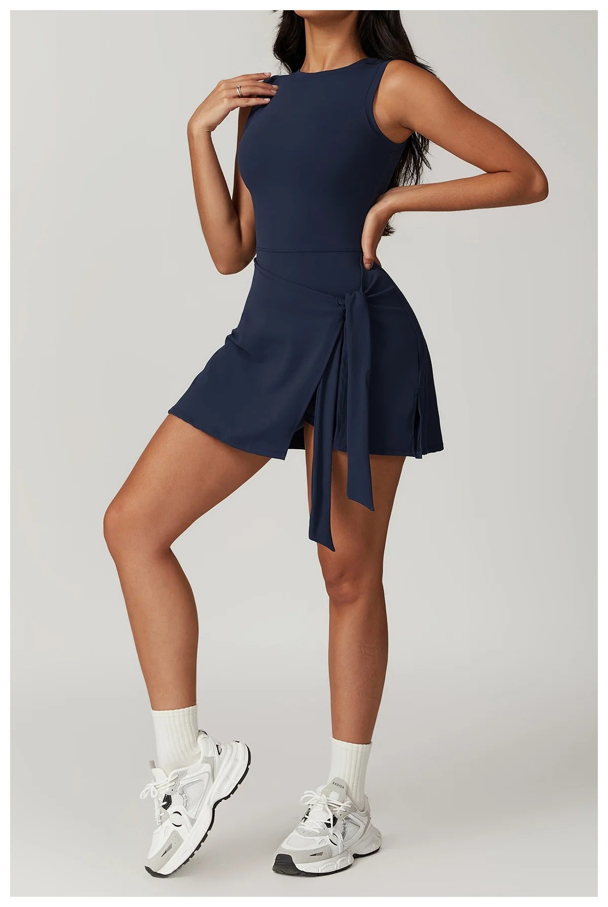 Sporty dress with bow