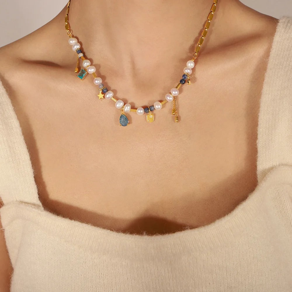 Collar con Perlas y Colgantes Bicolor